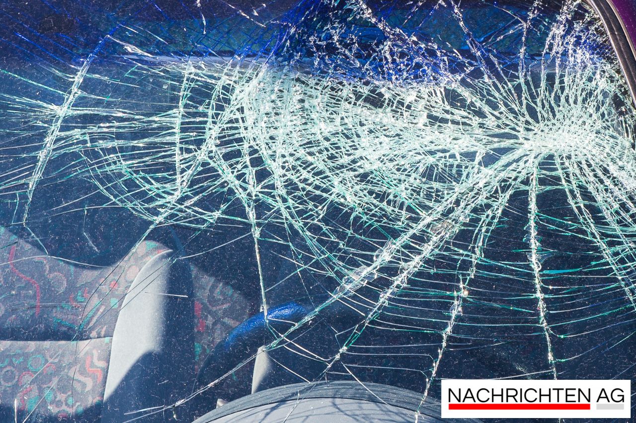 Schwerer Unfall auf B198: Zwei Verletzte nach Frontalzusammenstoß!