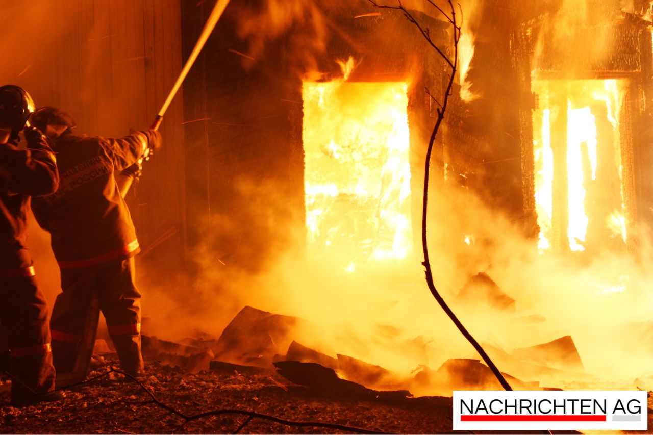Großalarm in Eisenhüttenstadt: Feuerwehr rettet Bewohnerin aus Flammen!